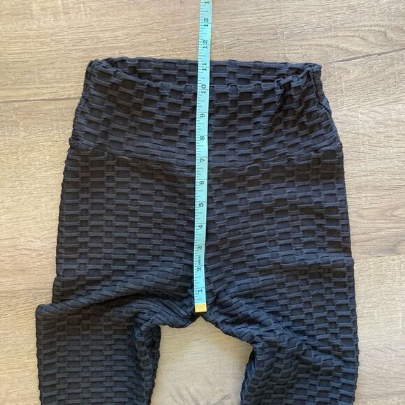 Booty Enhancing Leggings Black S/M EUC - Picture 6 of 8